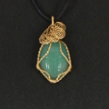 Aventurine scarab in gold Aventurine scarab in gold